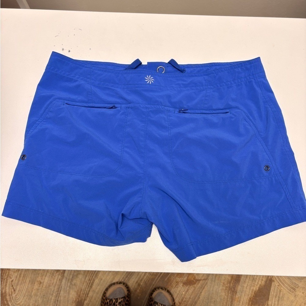 Athleta Women's size 2 Vibrant Blue Cargo Shorts Athletic activewear summer - Picture 7 of 10